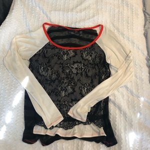 Buckle daytrip top black lace overlay